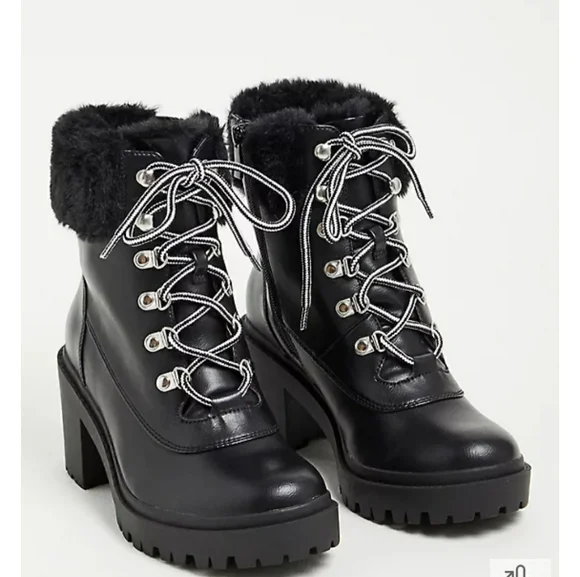 torrid Shoes Nwt Torrid Black Faux Fur Detail Block Heel Lug